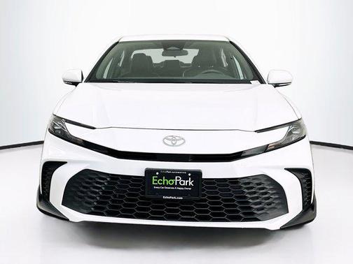 Ice Cap 2025 Toyota Camry SE