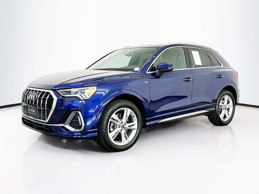 Navarra Blue Metallic 2023 Audi Q3 45 S line Premium Plus