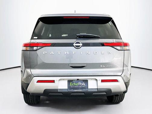 2023 Nissan Pathfinder SL 4WD