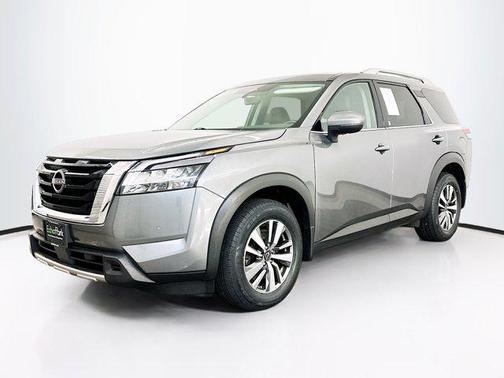 2023 Nissan Pathfinder SL 4WD