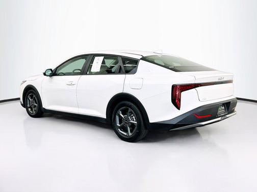 Snow White Pearl 2025 Kia K4 LXS