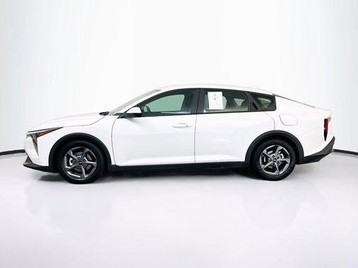 Snow White Pearl 2025 Kia K4 LXS