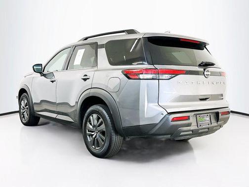 2024 Nissan Pathfinder SV 4WD