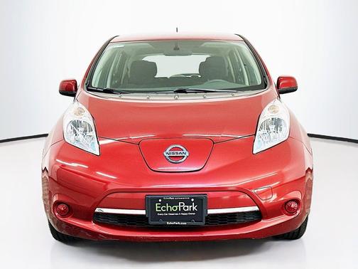 Cayenne Red 2015 Nissan Leaf S
