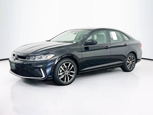 Deep Black Pearl 2025 Volkswagen Jetta 1.5T SE