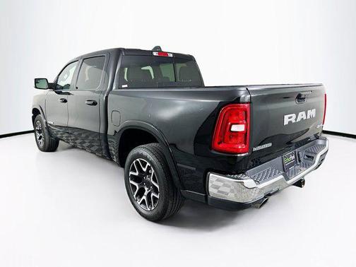 Diamond Black Crystal Pearlcoat 2025 RAM 1500 Laramie