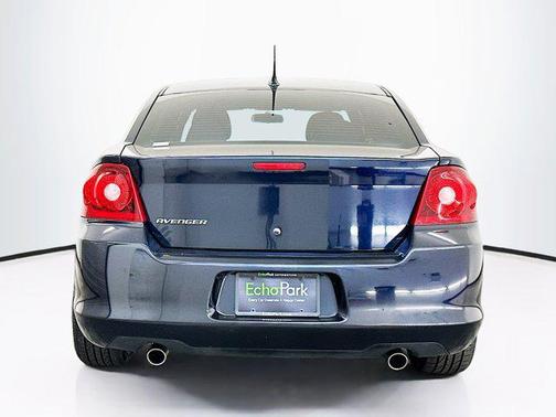 2012 Dodge Avenger SE