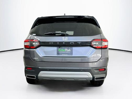Modern Steel Metallic 2025 Honda Pilot Touring 8-Passenger