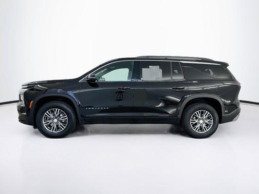 Mosaic Black Metallic 2025 Chevrolet Traverse LT