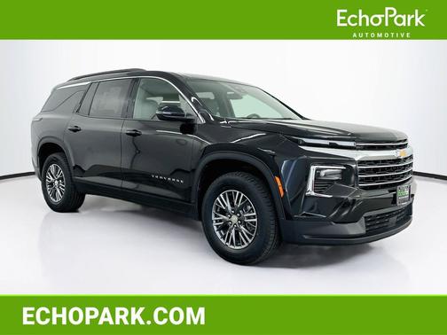 Mosaic Black Metallic 2025 Chevrolet Traverse LT
