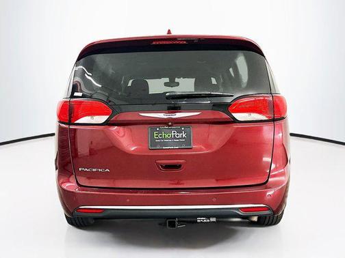 2018 Chrysler Pacifica Touring-L