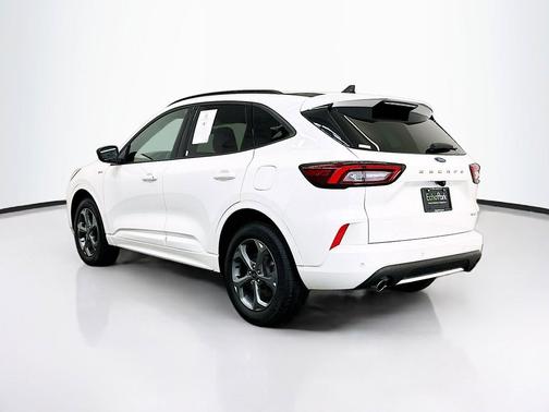 Star White Metallic Tri-Coat 2024 Ford Escape ST-Line