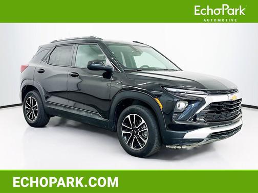 Mosaic Black Metallic 2025 Chevrolet Trailblazer LT