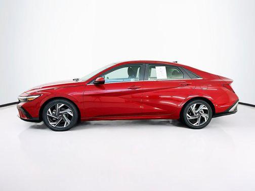 2025 Hyundai ELANTRA SEL
