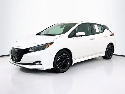 Pearl White Tricoat 2024 Nissan Leaf SV PLUS