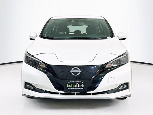 Pearl White Tricoat 2024 Nissan Leaf SV PLUS