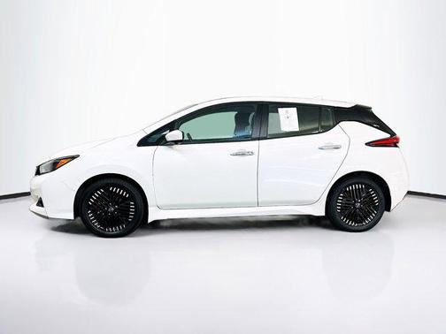 Pearl White Tricoat 2024 Nissan Leaf SV PLUS