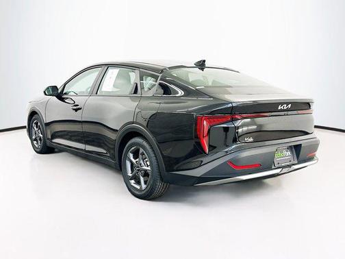 Aurora Black Pearl 2025 Kia K4 LXS