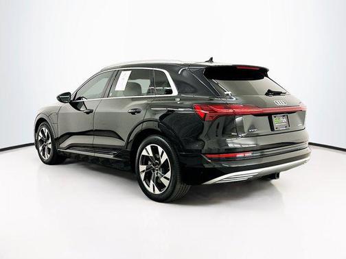 2022 Audi e-tron Premium