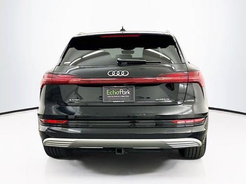 2022 Audi e-tron Premium