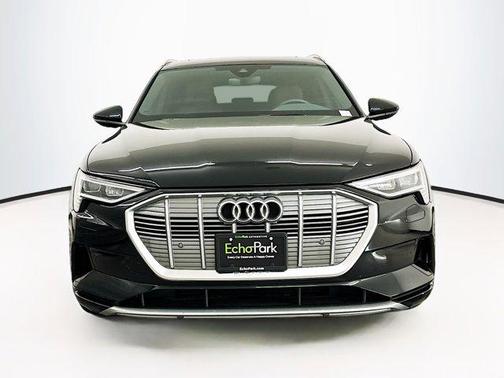 2022 Audi e-tron Premium