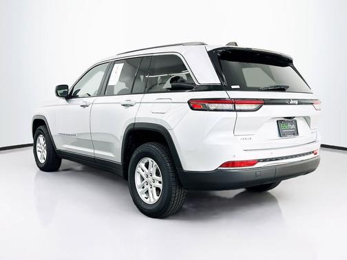 Silver Zynith 2023 Jeep Grand Cherokee Laredo