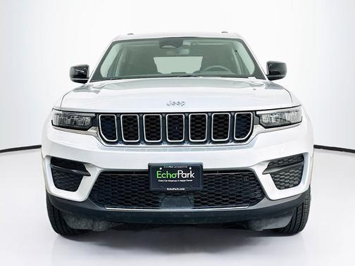 Silver Zynith 2023 Jeep Grand Cherokee Laredo