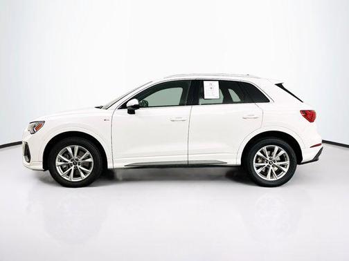 2023 Audi Q3 Premium 45 TFSI S line quattro Tiptronic