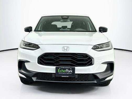 Platinum White Pearl 2025 Honda HR-V AWD Sport