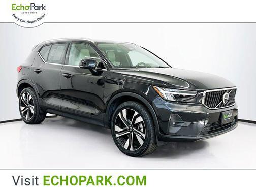 2023 Volvo XC40 B5 Ultimate Bright Theme