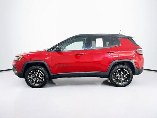 Red Hot Pearlcoat 2025 Jeep Compass Trailhawk