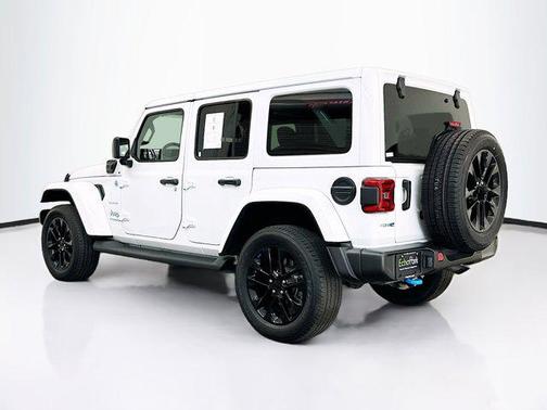Bright White Clearcoat 2022 Jeep Wrangler Unlimited 4xe Sahara