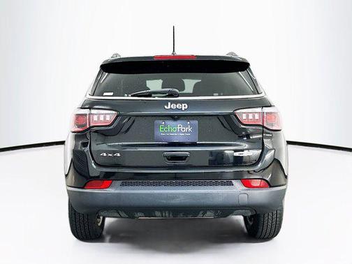 Diamond Black Crystal Pearlcoat 2017 Jeep New Compass Latitude