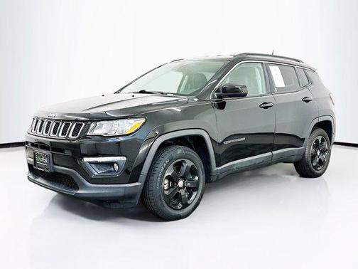 Diamond Black Crystal Pearlcoat 2017 Jeep New Compass Latitude