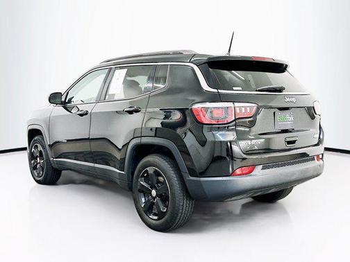 Diamond Black Crystal Pearlcoat 2017 Jeep New Compass Latitude