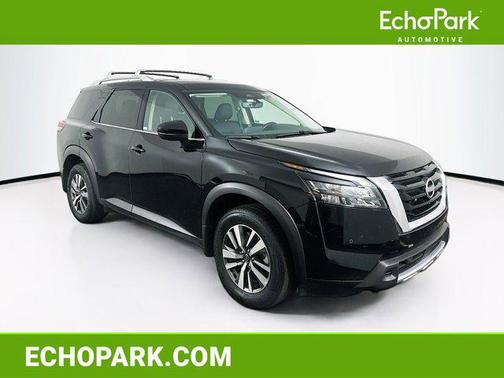 Super Black 2025 Nissan Pathfinder SL 4WD