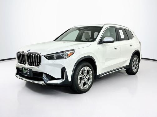 Alpine White 2024 BMW X1 xDrive28i