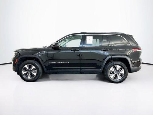 Diamond Black Crystal Pearlcoat 2023 Jeep Grand Cherokee 4xe Base