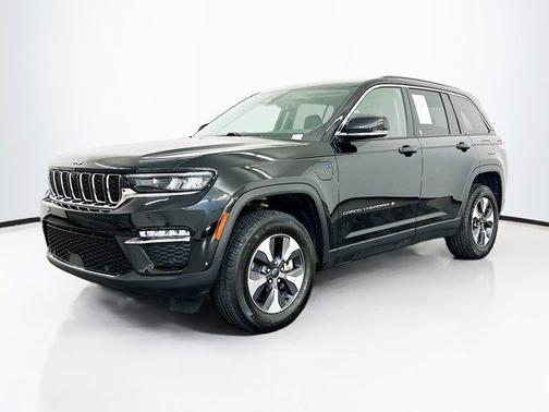 Diamond Black Crystal Pearlcoat 2023 Jeep Grand Cherokee 4xe Base