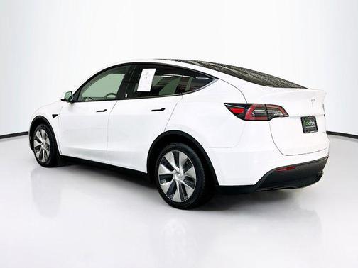 Pearl White Multi-Coat 2023 Tesla Model Y Long Range Dual Motor All-Wheel Drive