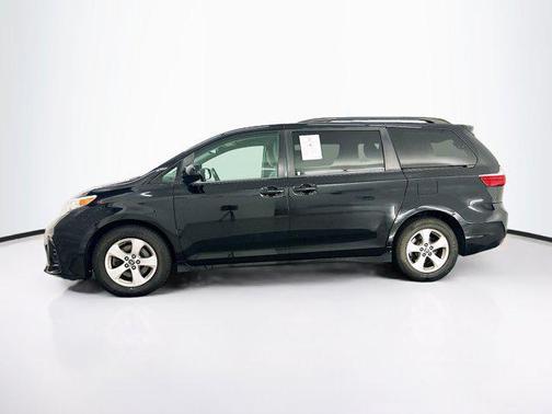 2020 Toyota Sienna LE