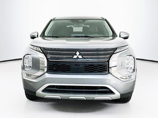 Mercury Gray Metallic 2024 Mitsubishi Outlander SE S-AWC