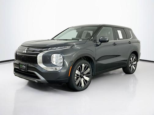 Graphite Gray 2025 Mitsubishi Outlander SE S-AWC