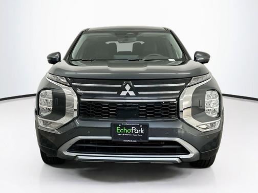 Graphite Gray 2025 Mitsubishi Outlander SE S-AWC