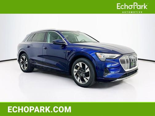 Navarra Blue Metallic 2022 Audi e-tron Premium