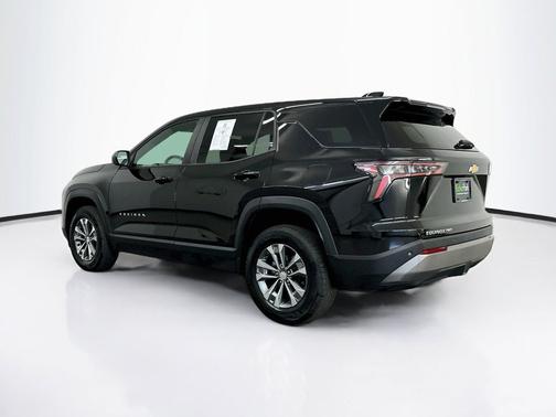 Mosaic Black Metallic 2025 Chevrolet Equinox 1LT
