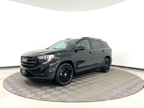 Photo 3 of 37 of 2020 GMC Terrain SLE