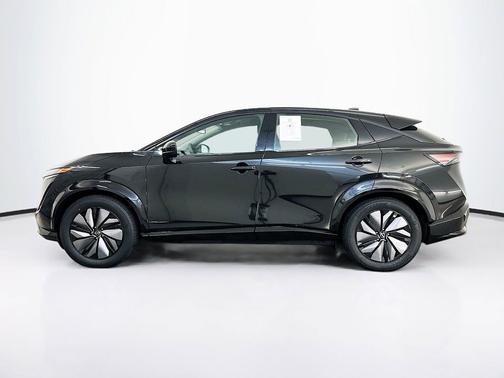 Black Diamond Pearl 2024 Nissan ARIYA ENGAGE+