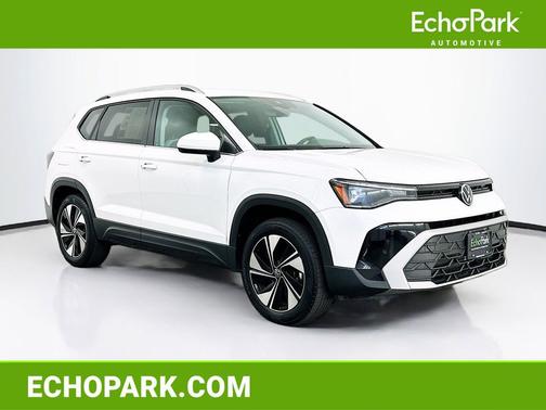 Pure White 2025 Volkswagen Taos 1.5T SE