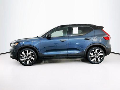 2022 Volvo XC40 Recharge Pure Electric P8 Twin Plus